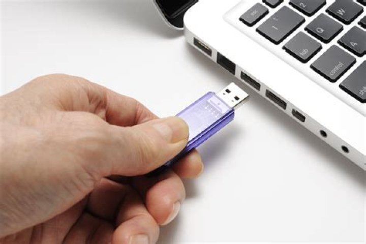 What drive is a flash drive?